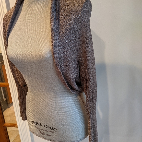 Shrug - Picture 2 of 8